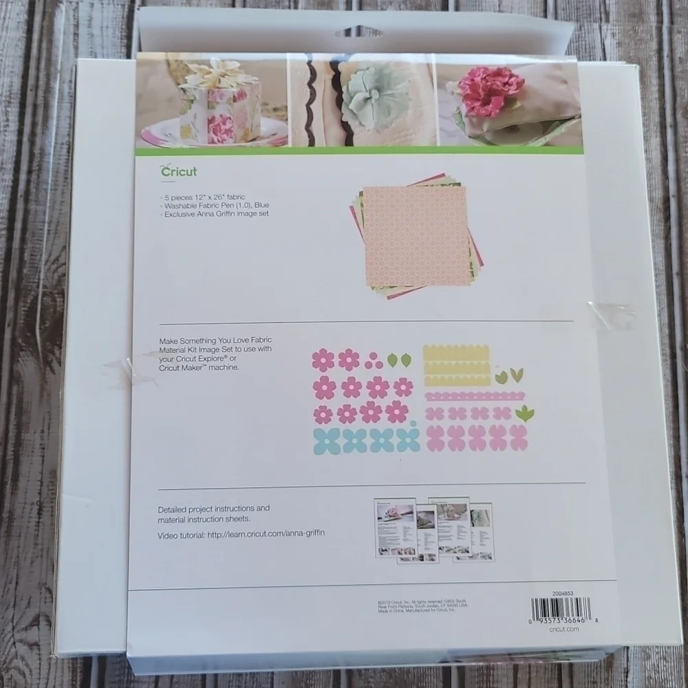 🆕️ Cricut Anna Griffin Make Something You Love Fabric Material Kit. NEW